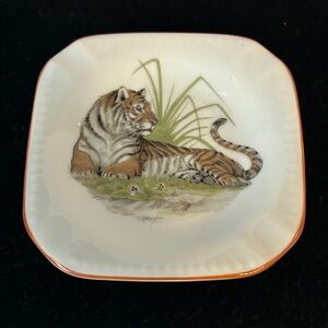 Vintage Porcelain Ashtray Tiger Design No wear No cracks IGC
